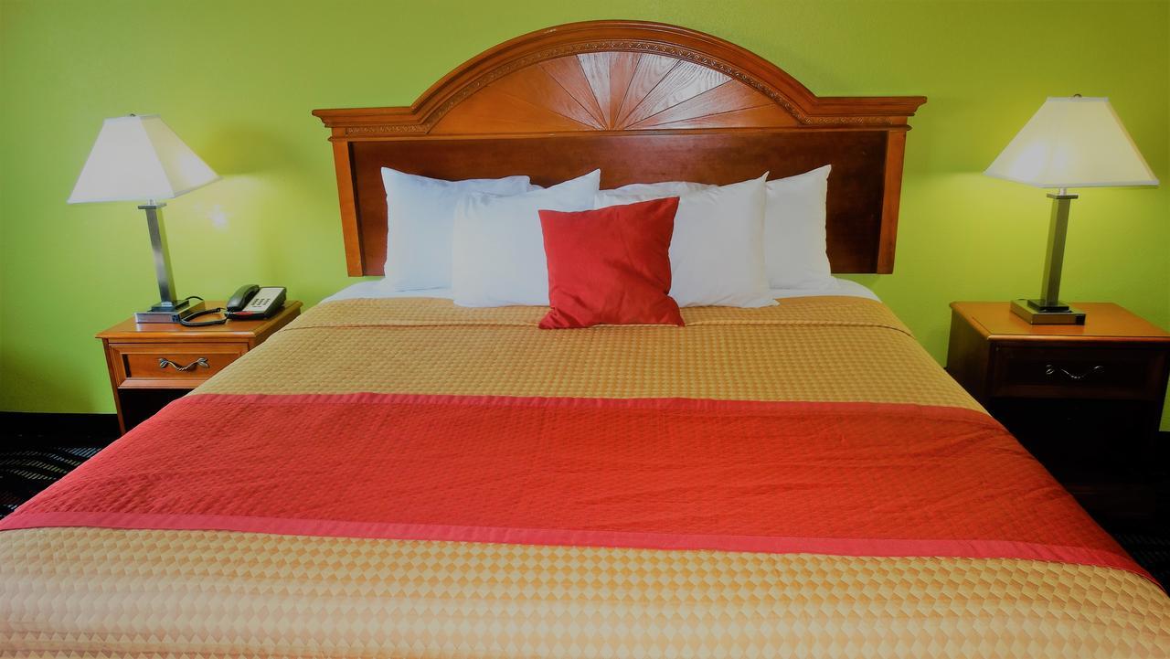 Oak Tree Inn & Suites Claxton Luaran gambar