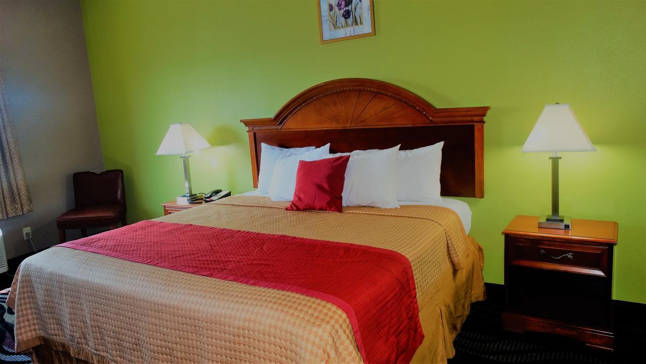 Oak Tree Inn & Suites Claxton Luaran gambar