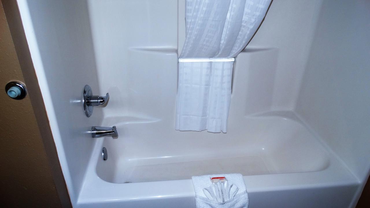 Oak Tree Inn & Suites Claxton Luaran gambar